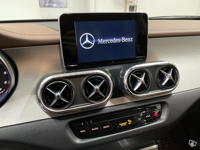 Mercedes-Benz X 8