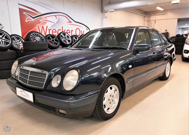 Mercedes-Benz E