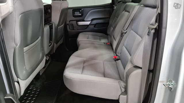 Chevrolet Silverado 9