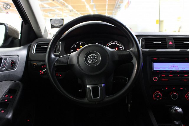 Volkswagen Jetta 9