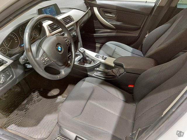 BMW 318d 8