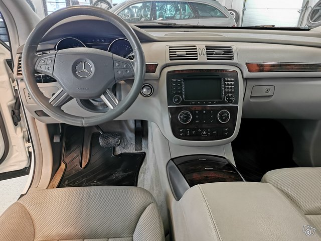 Mercedes-Benz R 10