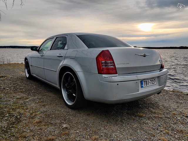 Chrysler 300C 2