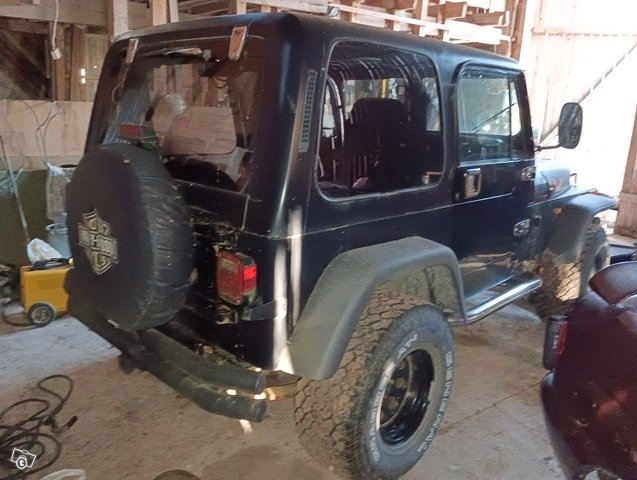 Jeep Wrangler 3