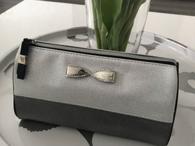 Victorias secret meikkilaukku. Uusi., Laukut ja hatut, Asusteet ja kellot, Hämeenlinna, Tori.fi Victorias secret meikkilaukku. Uusi., Laukut ja hatut, Asusteet ja kellot, Hämeenlinna, Tori.fi
