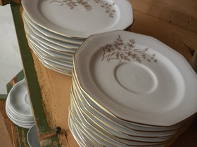Mummolan leipälautaset ja tassit, mökkiastiat, Ruokailuastiat ja aterimet, Keittiötarvikkeet ja astiat, Vantaa, Tori.fi Mummolan leipälautaset ja tassit, mökkiastiat, Ruokailuastiat ja aterimet, Keittiötarvikkeet ja astiat, Vantaa, Tori.fi