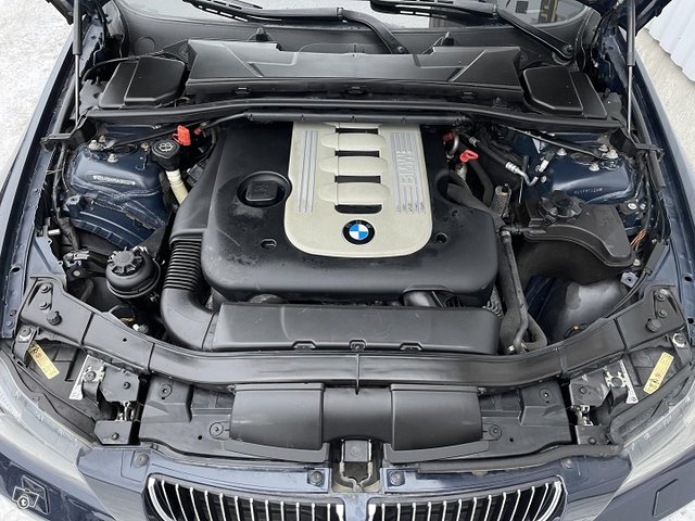 BMW 330 18