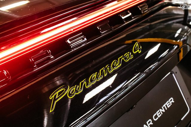 Porsche Panamera 7