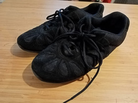 Skazz by Sansha tanssikengät n. 40, Muu urheilu ja ulkoilu, Urheilu ja ulkoilu, Mäntsälä, Tori.fi Skazz by Sansha tanssikengät n. 40, Muu urheilu ja ulkoilu, Urheilu ja ulkoilu, Mäntsälä, Tori.fi