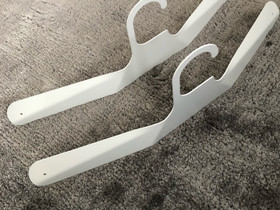 Design henkarit 2 kpl, Hyllyt ja säilytys, Sisustus ja huonekalut, Hausjärvi, Tori.fi Design henkarit 2 kpl, Hyllyt ja säilytys, Sisustus ja huonekalut, Hausjärvi, Tori.fi