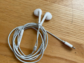 Apple nappikuulokkeet, kahdet, Puhelintarvikkeet, Puhelimet ja tarvikkeet, Vaasa, Tori.fi Apple nappikuulokkeet, kahdet, Puhelintarvikkeet, Puhelimet ja tarvikkeet, Vaasa, Tori.fi