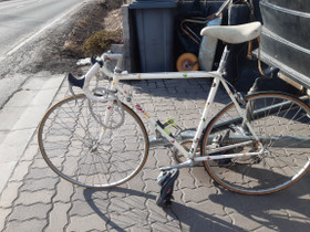 Rossin harj.kilpapyörä, Kilpapyörät, Polkupyörät ja pyöräily, Jyväskylä, Tori.fi Rossin harj.kilpapyörä, Kilpapyörät, Polkupyörät ja pyöräily, Jyväskylä, Tori.fi