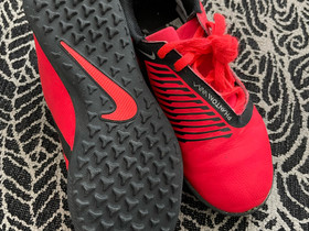 Nike piikkarit 33,5, Jalkapallo, Urheilu ja ulkoilu, Kajaani, Tori.fi Nike piikkarit 33,5, Jalkapallo, Urheilu ja ulkoilu, Kajaani, Tori.fi