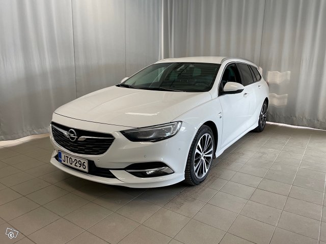 Opel INSIGNIA 1