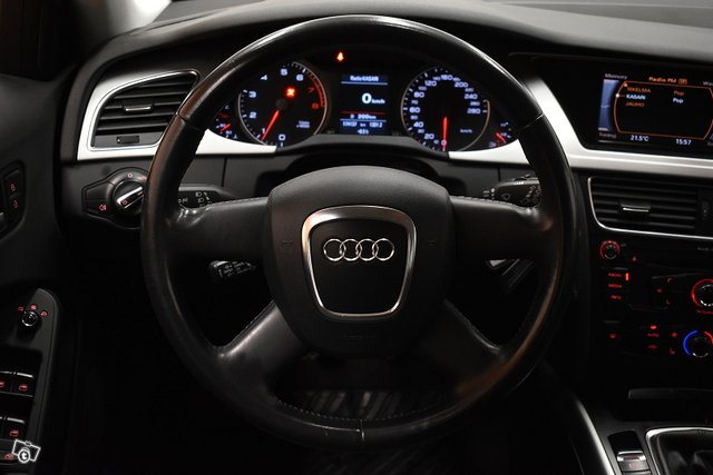 Audi A4 16