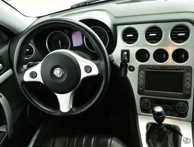 Alfa Romeo Brera 10