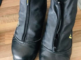 Monot nnn koko 36, Hiihto, Urheilu ja ulkoilu, Kuopio, Tori.fi Monot nnn koko 36, Hiihto, Urheilu ja ulkoilu, Kuopio, Tori.fi