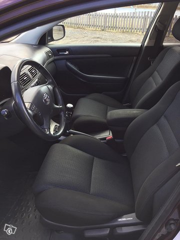 Toyota Avensis 12