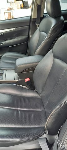 Subaru Legacy 12