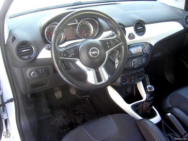 Opel Adam 8