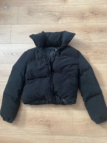 Musta uusi puffer jacket