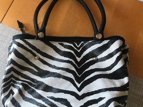 Laukku Ois merkkinen, Laukut ja hatut, Asusteet ja kellot, Hämeenlinna, Tori.fi Laukku Ois merkkinen, Laukut ja hatut, Asusteet ja kellot, Hämeenlinna, Tori.fi