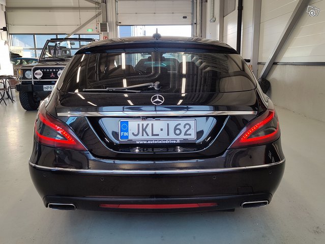 Mercedes-Benz CLS 5