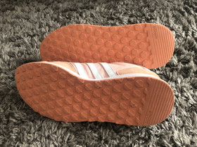 Adidas koko 40, Pelit ja muut harrastukset, Joensuu, Tori.fi Adidas koko 40, Pelit ja muut harrastukset, Joensuu, Tori.fi