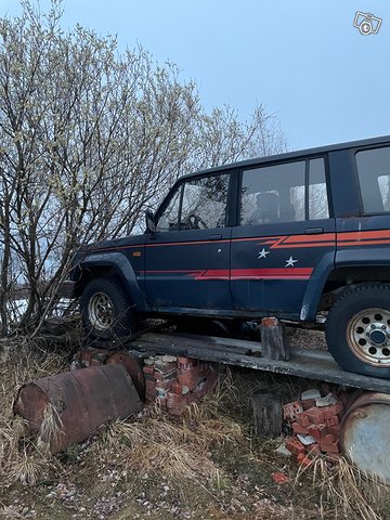 Isuzu Trooper 3