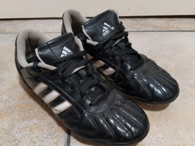 Adidaksen nappikset, koko 35-36, Jalkapallo, Urheilu ja ulkoilu, Mikkeli, Tori.fi Adidaksen nappikset, koko 35-36, Jalkapallo, Urheilu ja ulkoilu, Mikkeli, Tori.fi