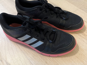 Adidas treenikengät 40, Kuntoilu ja fitness, Urheilu ja ulkoilu, Oulu, Tori.fi Adidas treenikengät 40, Kuntoilu ja fitness, Urheilu ja ulkoilu, Oulu, Tori.fi