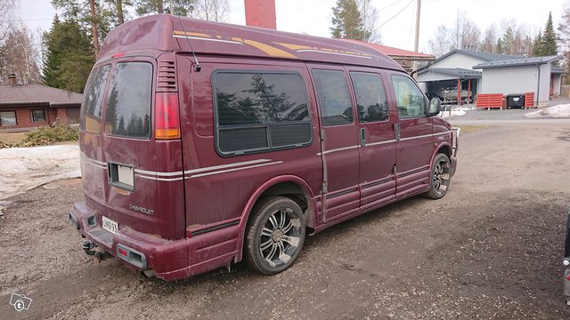 Chevrolet Van 4