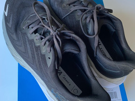 Hoka Arahi 6 wide 42 2/3 M UUDET, Juoksu ja lenkkeily, Urheilu ja ulkoilu, Kuopio, Tori.fi Hoka Arahi 6 wide 42 2/3 M UUDET, Juoksu ja lenkkeily, Urheilu ja ulkoilu, Kuopio, Tori.fi