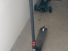 Tempish big boy scootti, Rullaluistelu ja skeittaus, Urheilu ja ulkoilu, Kokkola, Tori.fi Tempish big boy scootti, Rullaluistelu ja skeittaus, Urheilu ja ulkoilu, Kokkola, Tori.fi