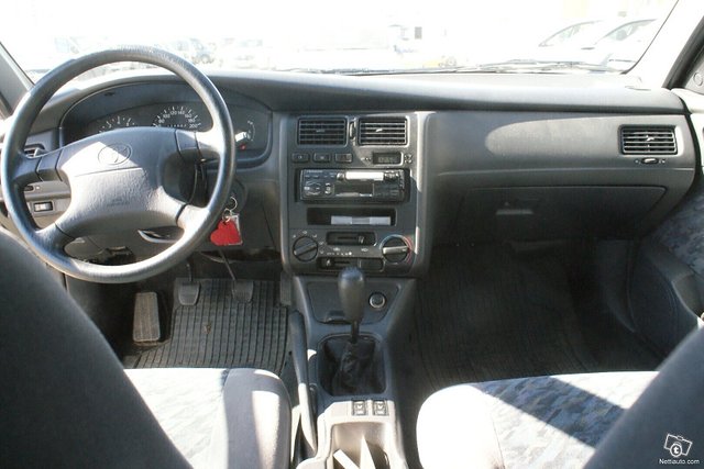 Toyota Carina E 9