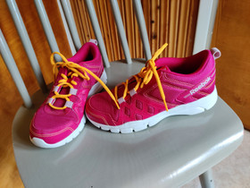Reebok sisälenkkarit 38, Kuntoilu ja fitness, Urheilu ja ulkoilu, Juva, Tori.fi Reebok sisälenkkarit 38, Kuntoilu ja fitness, Urheilu ja ulkoilu, Juva, Tori.fi