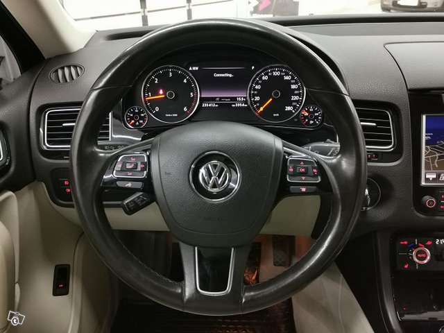Volkswagen Touareg 13