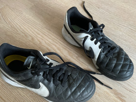 Nike jalkapallokengät, Jalkapallo, Urheilu ja ulkoilu, Lahti, Tori.fi Nike jalkapallokengät, Jalkapallo, Urheilu ja ulkoilu, Lahti, Tori.fi