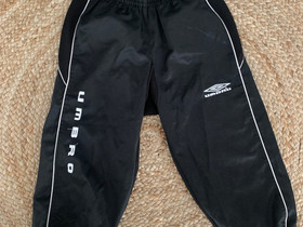 Umbro -hiekkahousut koko 140, Jalkapallo, Urheilu ja ulkoilu, Espoo, Tori.fi Umbro -hiekkahousut koko 140, Jalkapallo, Urheilu ja ulkoilu, Espoo, Tori.fi