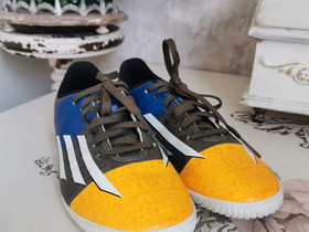 ADIDAS sisäpelikengät koko 37,5, Juoksu ja lenkkeily, Urheilu ja ulkoilu, Kajaani, Tori.fi ADIDAS sisäpelikengät koko 37,5, Juoksu ja lenkkeily, Urheilu ja ulkoilu, Kajaani, Tori.fi