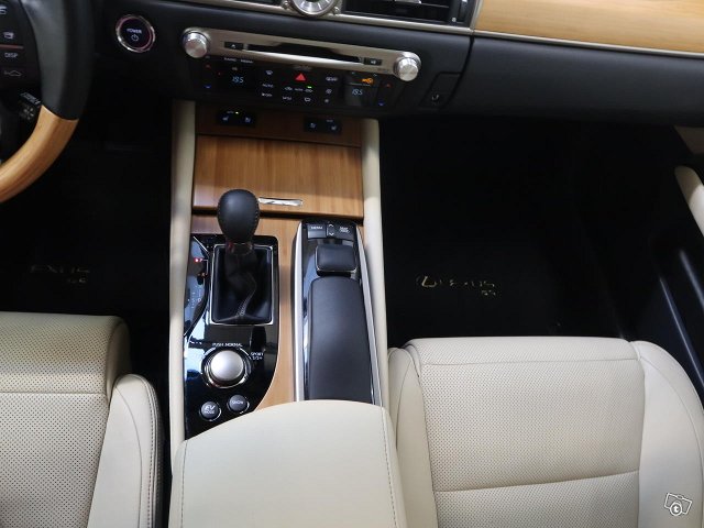 Lexus GS 15