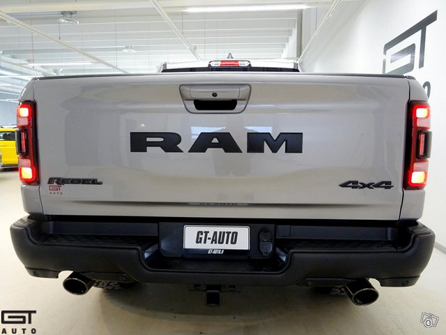 Dodge Ram 4
