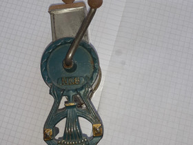 Raastinmylly vintage, Keittiövälineet, Keittiötarvikkeet ja astiat, Lappeenranta, Tori.fi Raastinmylly vintage, Keittiövälineet, Keittiötarvikkeet ja astiat, Lappeenranta, Tori.fi