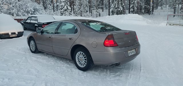 Chrysler 300M 3