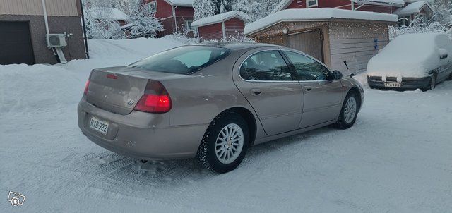 Chrysler 300M 4
