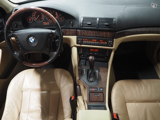 BMW 5-SARJA 8