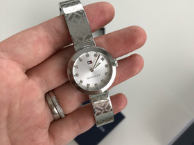Tommy Hilfiger naisten kello, Kellot ja korut, Asusteet ja kellot, Lahti, Tori.fi Tommy Hilfiger naisten kello, Kellot ja korut, Asusteet ja kellot, Lahti, Tori.fi