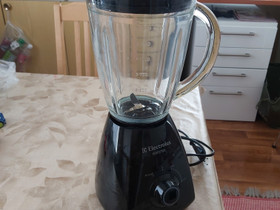 Tehosekoitin electrolux, Keittiövälineet, Keittiötarvikkeet ja astiat, Mikkeli, Tori.fi Tehosekoitin electrolux, Keittiövälineet, Keittiötarvikkeet ja astiat, Mikkeli, Tori.fi