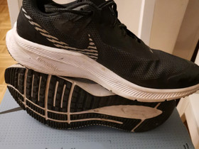 Nike Quest 3 Shield, koko 41, Juoksu ja lenkkeily, Urheilu ja ulkoilu, Hattula, Tori.fi Nike Quest 3 Shield, koko 41, Juoksu ja lenkkeily, Urheilu ja ulkoilu, Hattula, Tori.fi