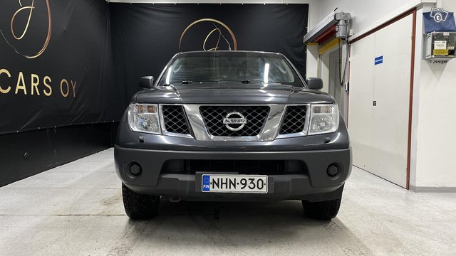 Nissan Navara 2
